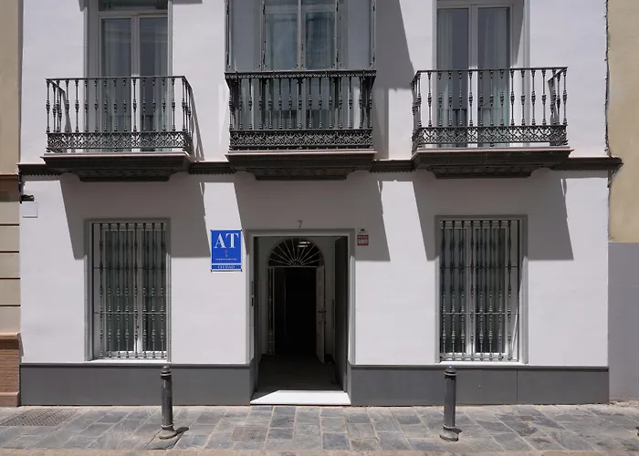 Aparthotel Naranjas y Limones, by Homing U Sevilla